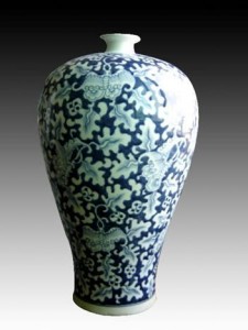 High-grade_antique_reproduction_porcelain