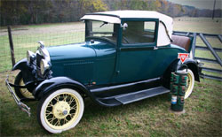 Roy Gay’s 1929 emerald green Model A with camel upholstery and rumble seat. A&S image.