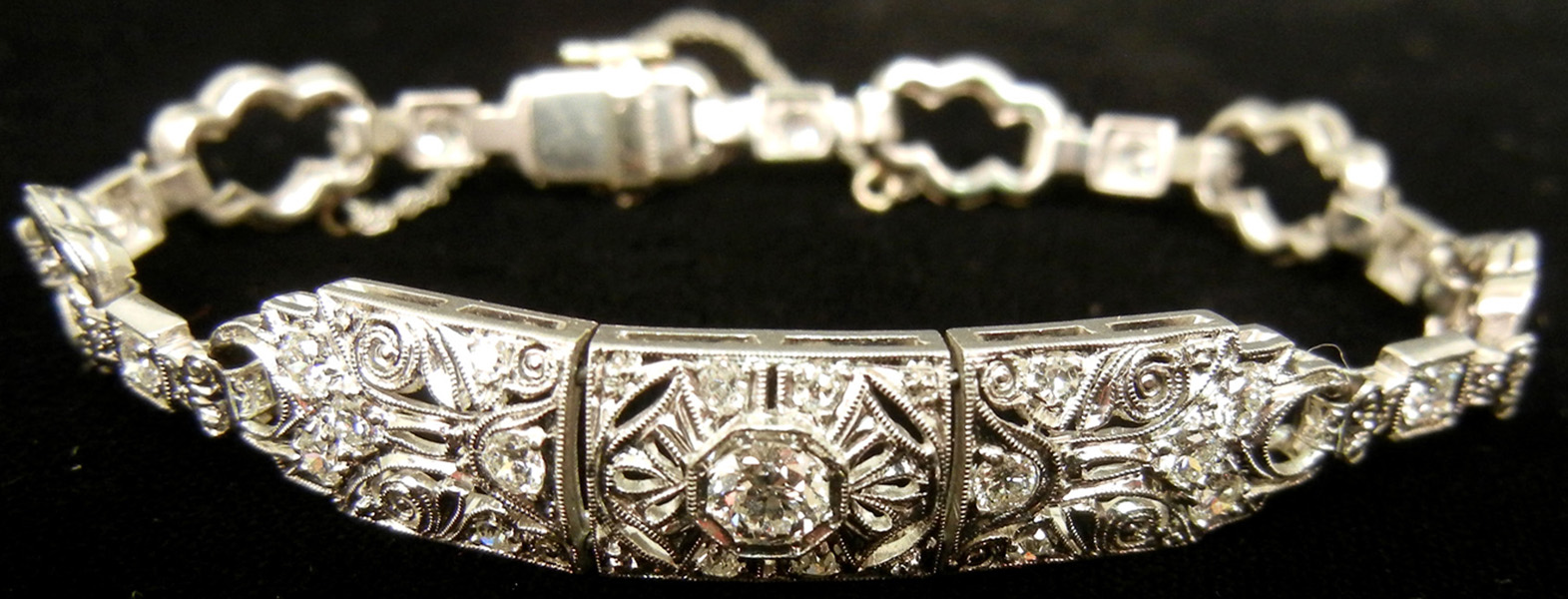 Platinum and diamond bracelet. Stephenson’s image.
